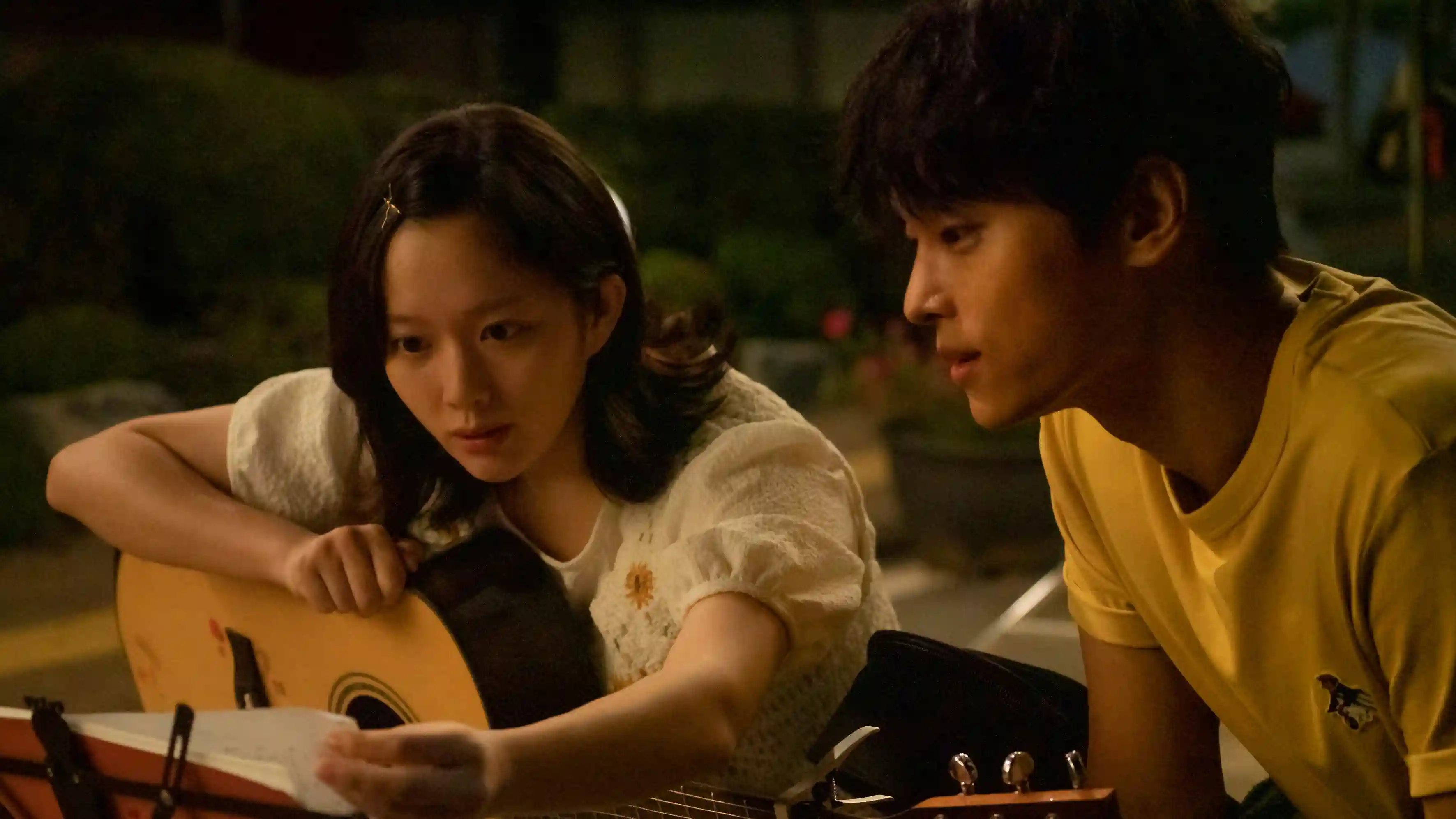 Backdrop phim Ánh Dương Trong Đêm