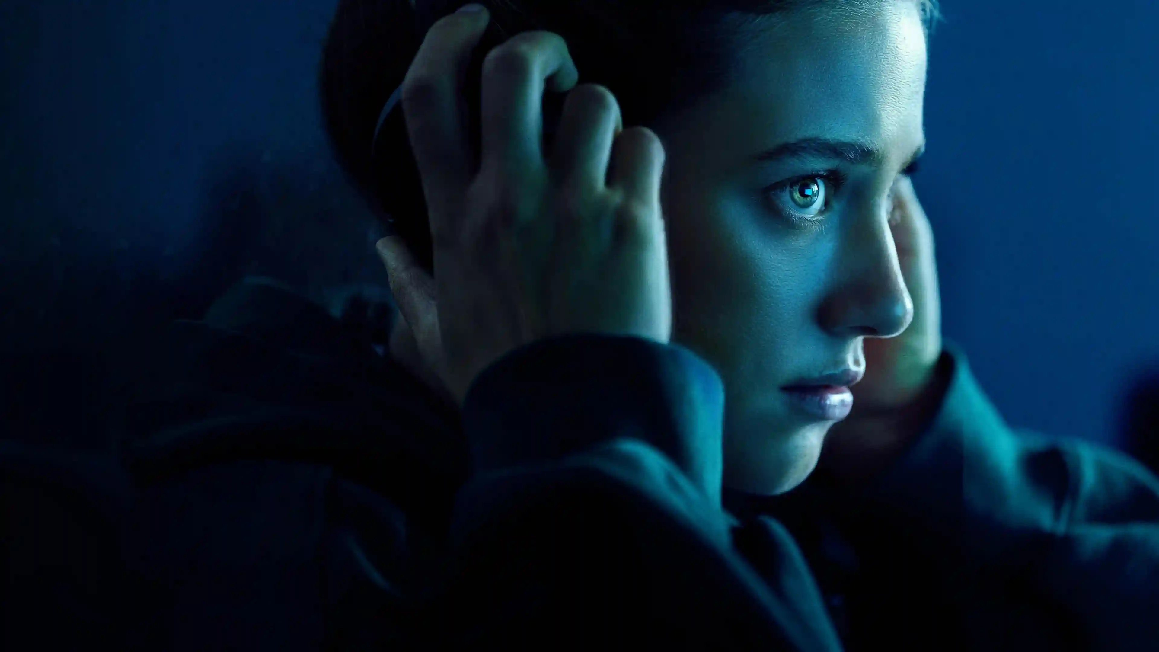 Backdrop phim Bóng Ma Cõi Mạng