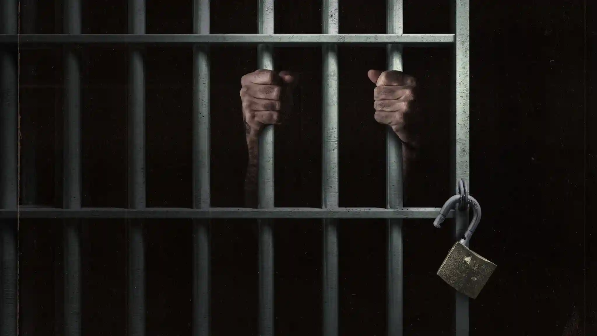 Backdrop phim Mở khóa: Thí nghiệm nhà giam