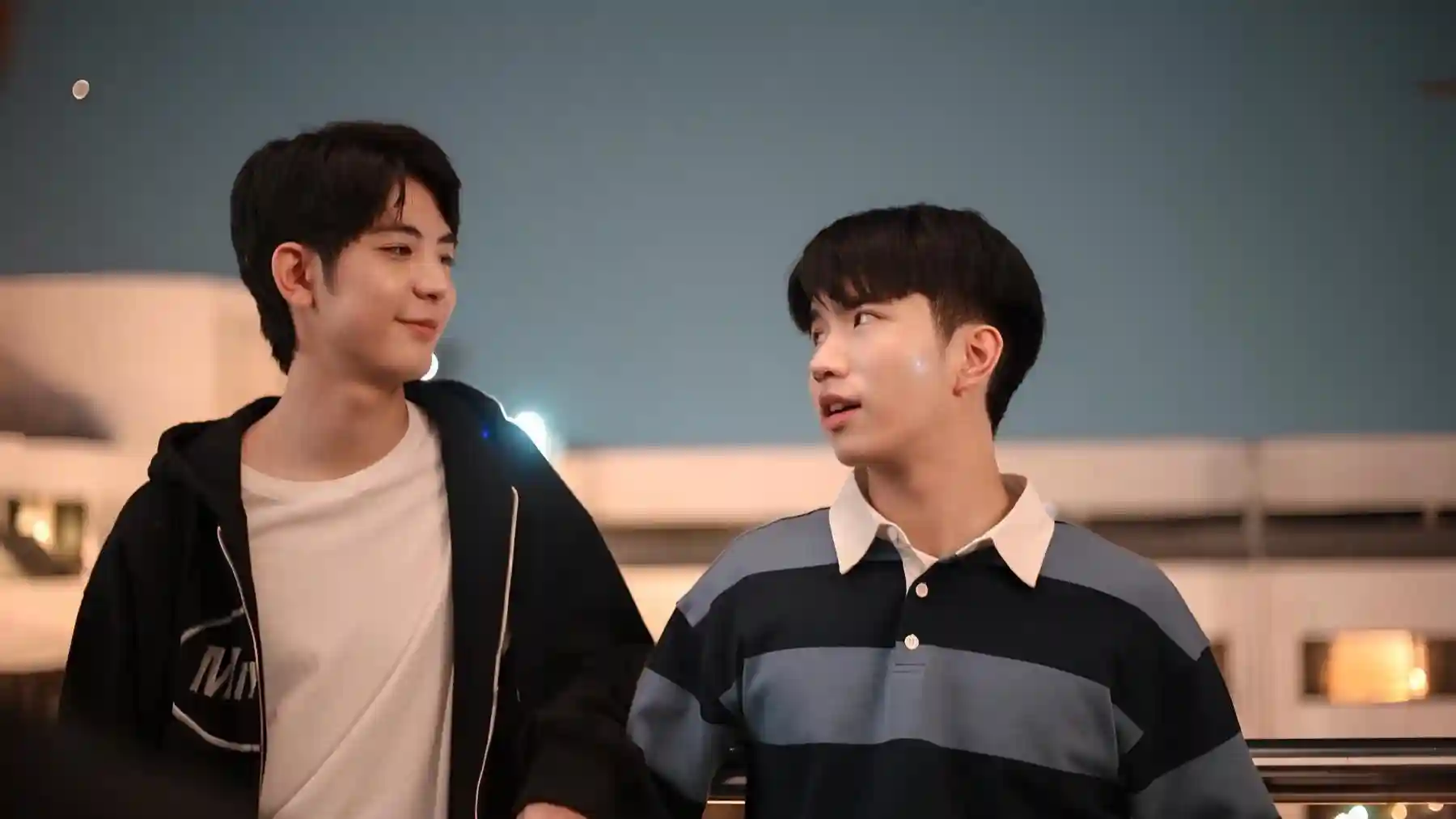 Backdrop phim MuTeLuv: Xin Chào Thầy Bói