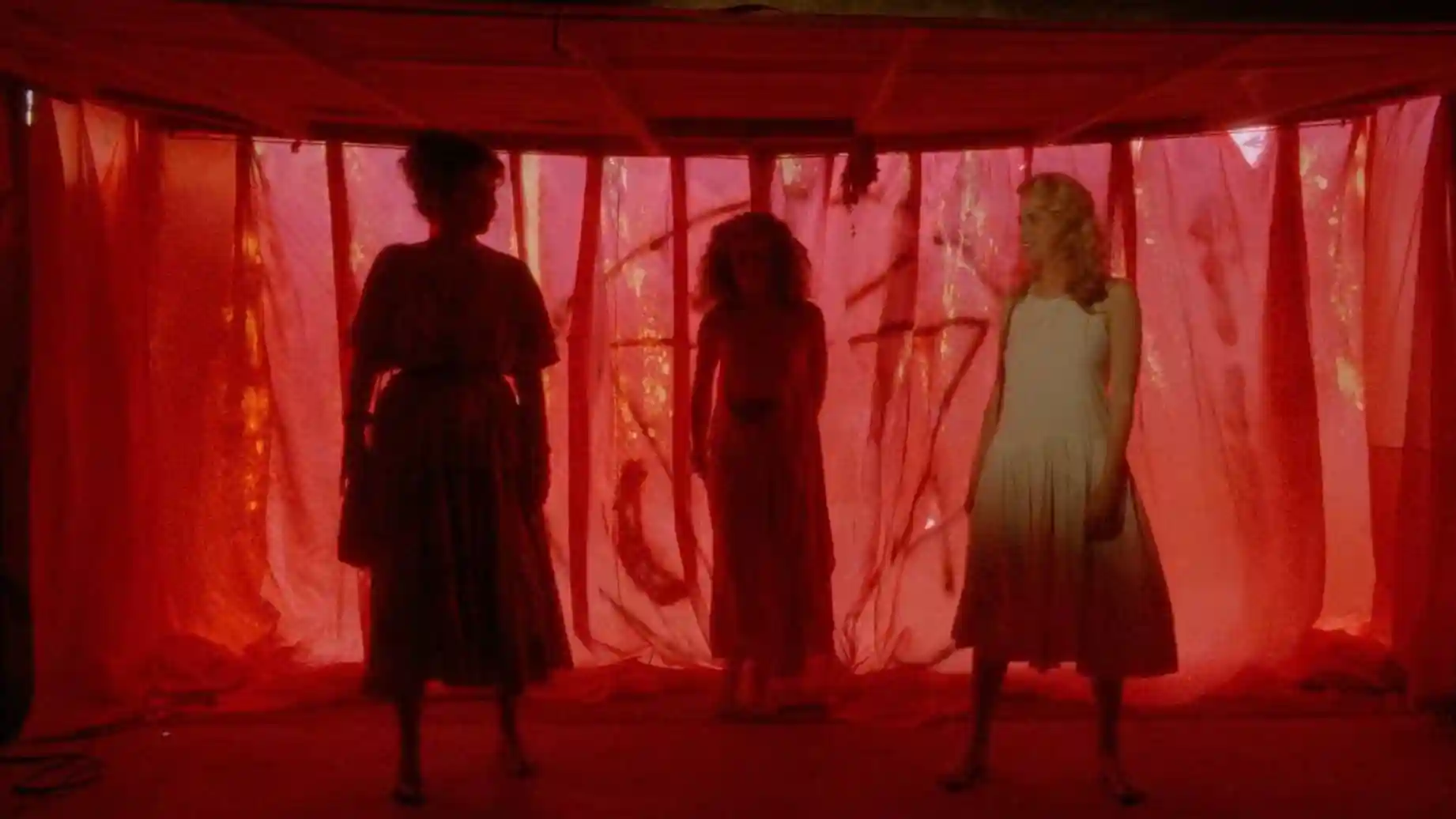 Backdrop phim Necromancer