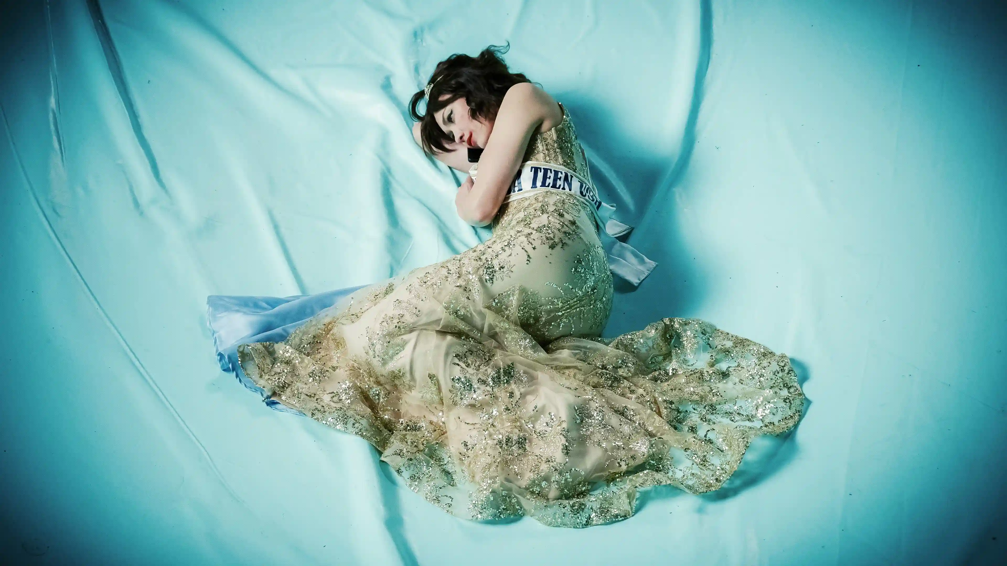 Backdrop phim Tai Vách Mạch Dừng